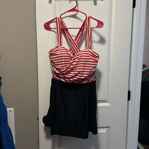 Cocopear women’s elegant crossover one piece swim dress